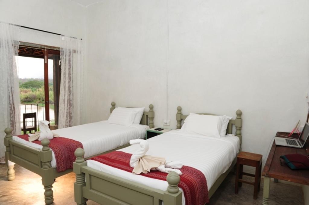Phu-Anna Eco House Hotel Hot Exterior photo